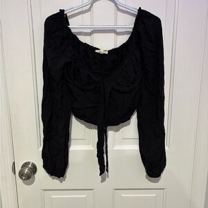 Pacsun long sleep going out top
Size: M Color: Black